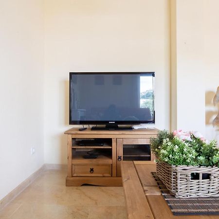 2261-Superb Apt On The Beach, On Duquesa Harbour Манилва Екстериор снимка