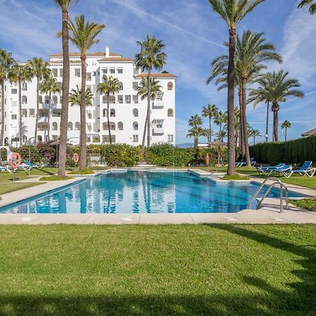 2261-Superb Apt On The Beach, On Duquesa Harbour Манилва Екстериор снимка