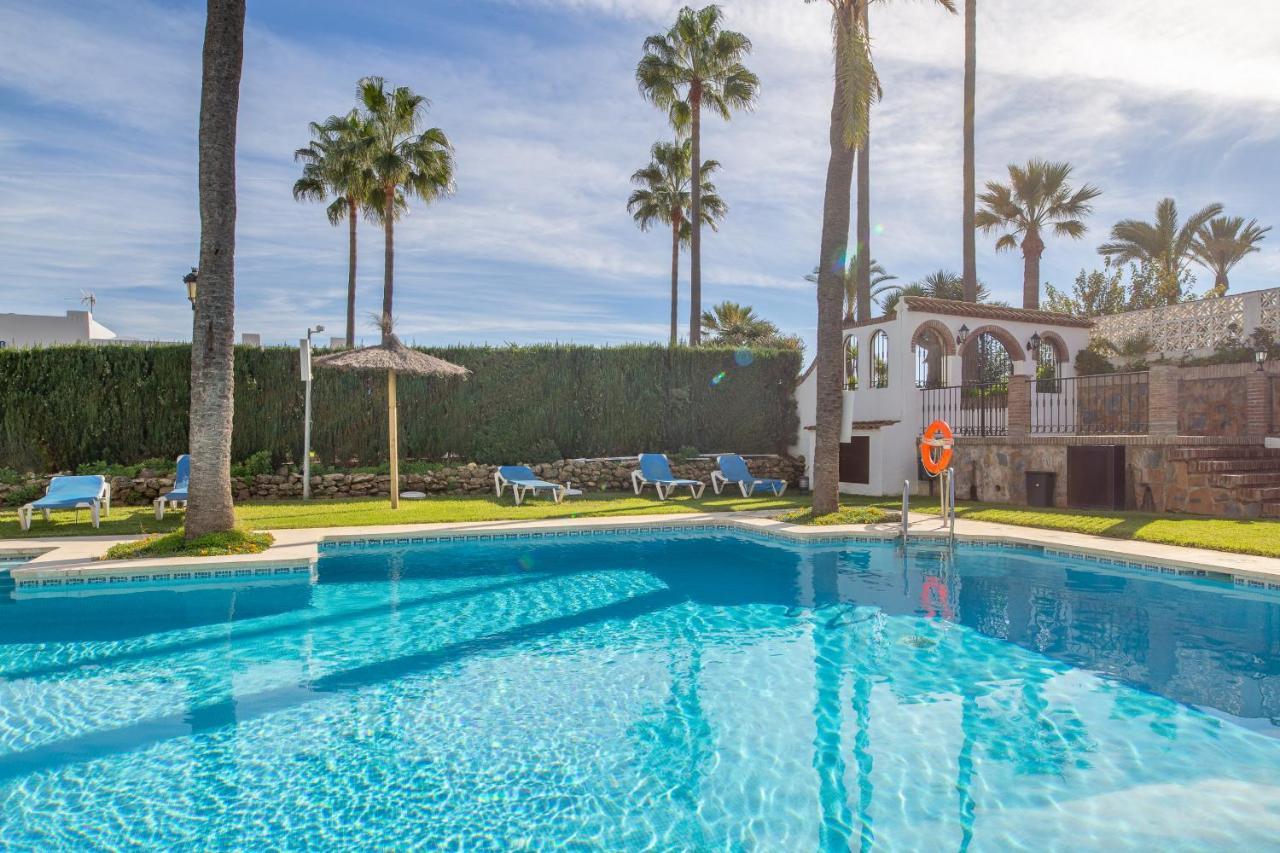 2261-Superb Apt On The Beach, On Duquesa Harbour Манилва Екстериор снимка