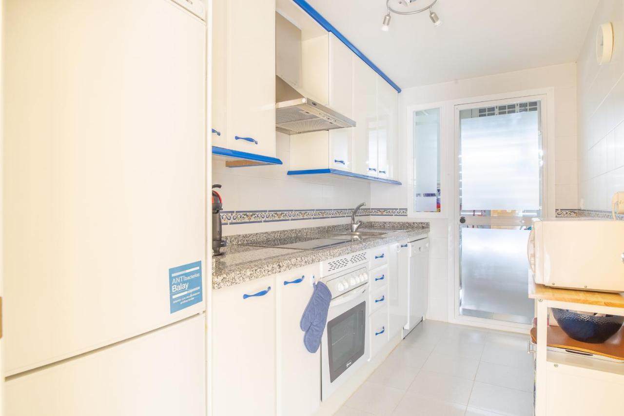 2261-Superb Apt On The Beach, On Duquesa Harbour Манилва Екстериор снимка