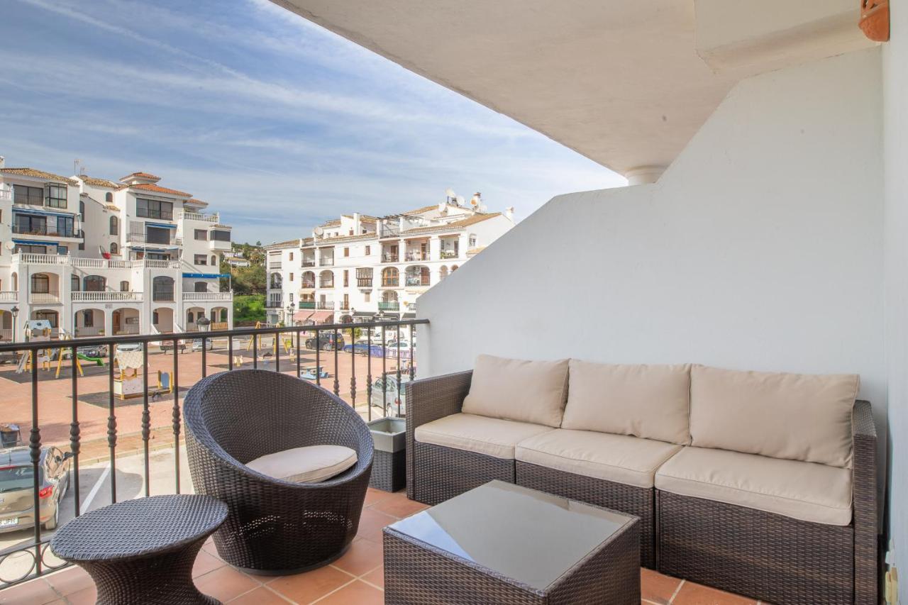 2261-Superb Apt On The Beach, On Duquesa Harbour Манилва Екстериор снимка