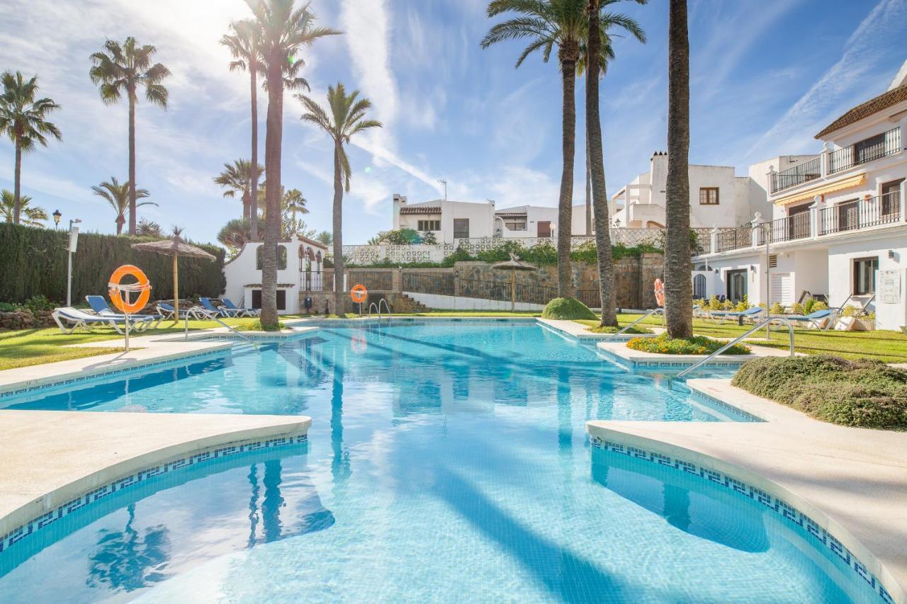 2261-Superb Apt On The Beach, On Duquesa Harbour Манилва Екстериор снимка