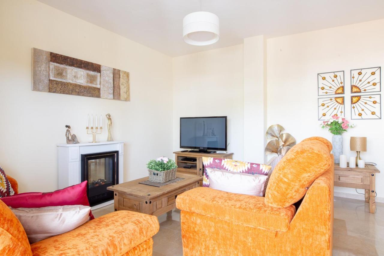2261-Superb Apt On The Beach, On Duquesa Harbour Манилва Екстериор снимка