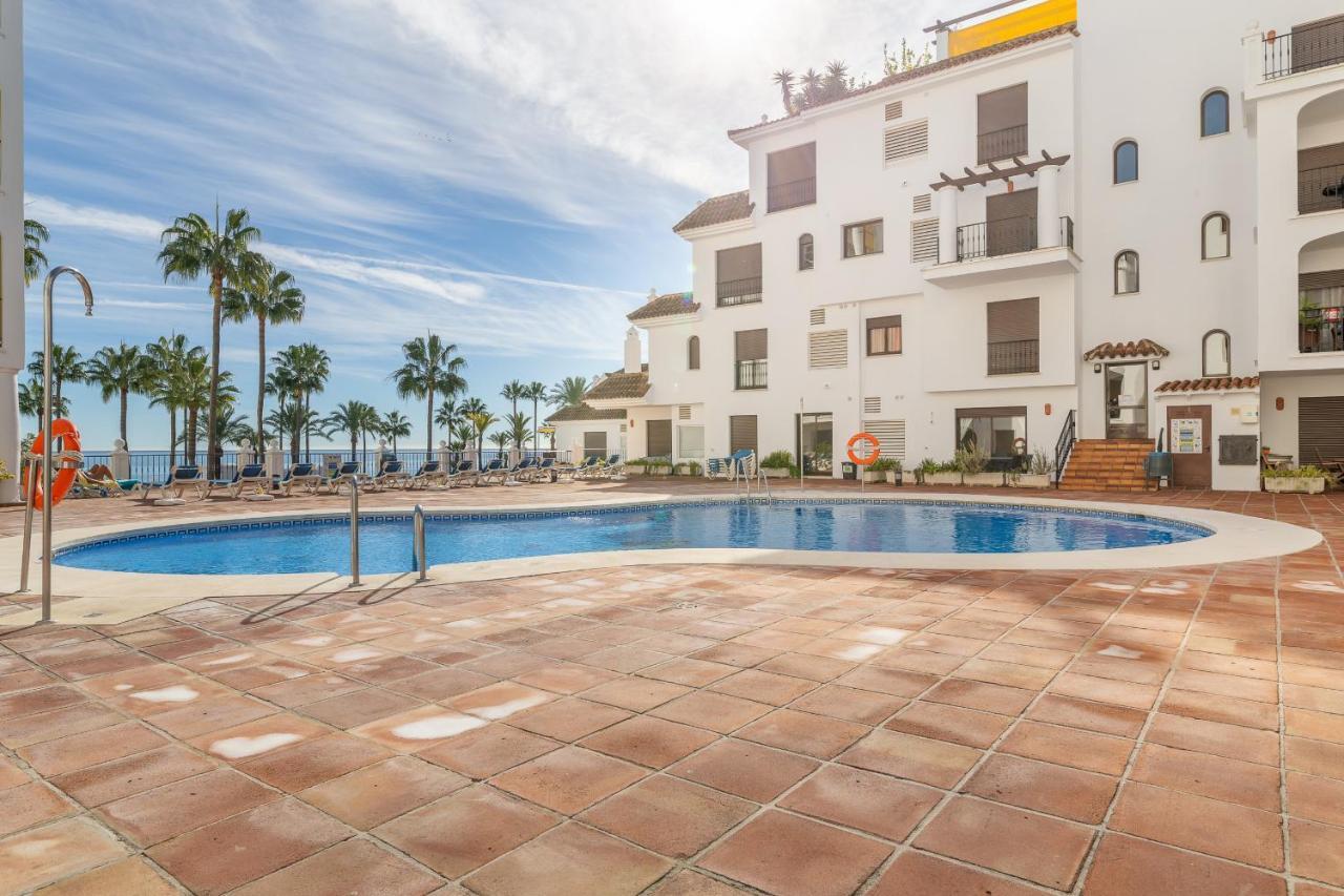 2261-Superb Apt On The Beach, On Duquesa Harbour Манилва Екстериор снимка