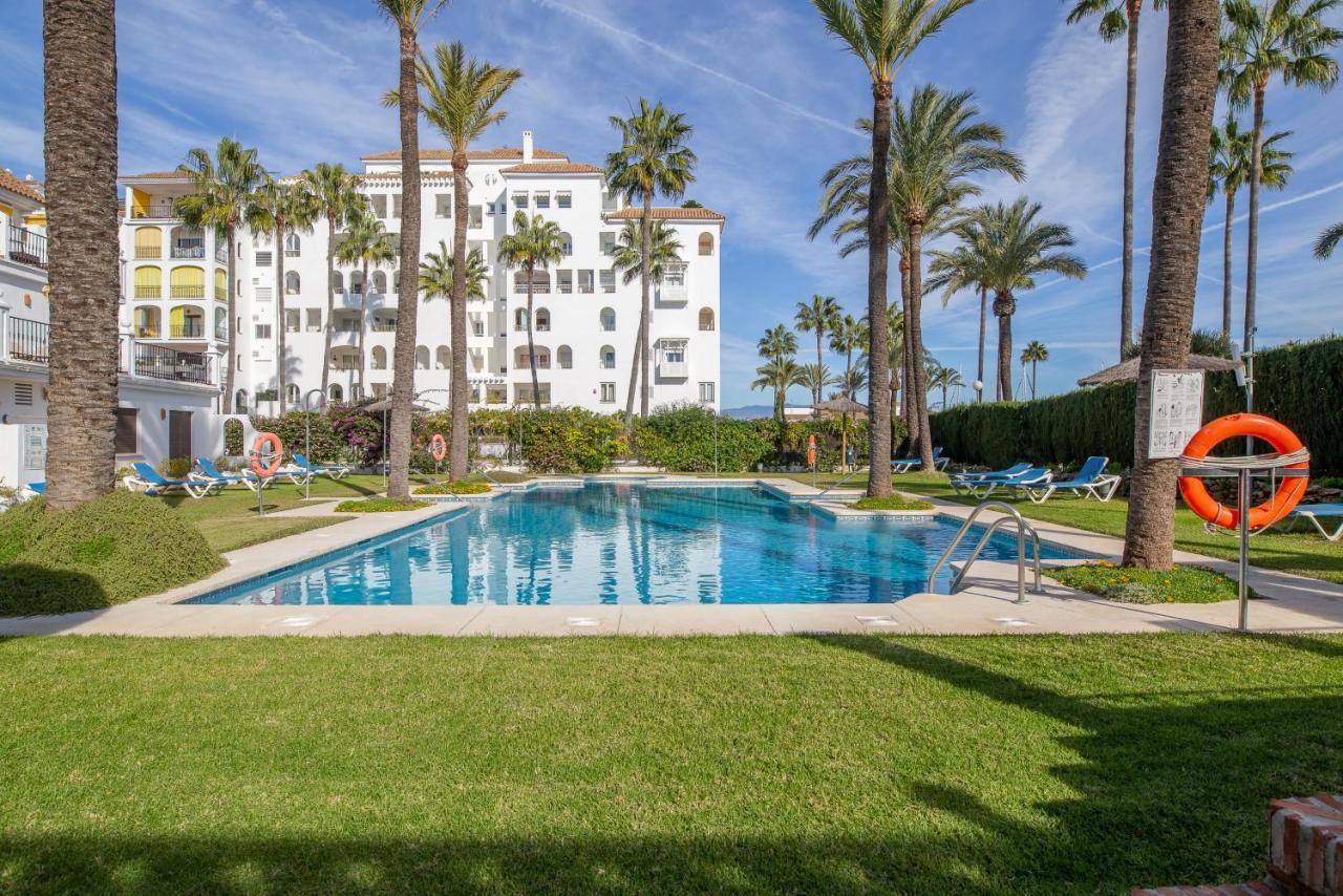 2261-Superb Apt On The Beach, On Duquesa Harbour Манилва Екстериор снимка